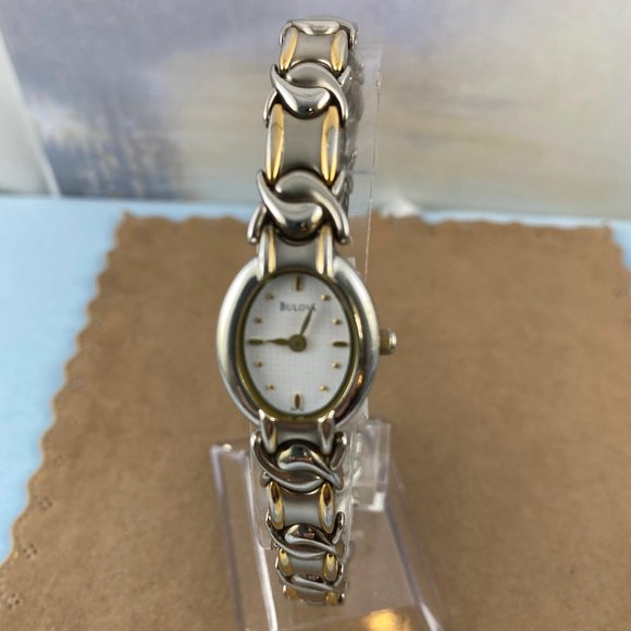Vintage Bulova Infinity Link Sweet Heart Watch main image 5